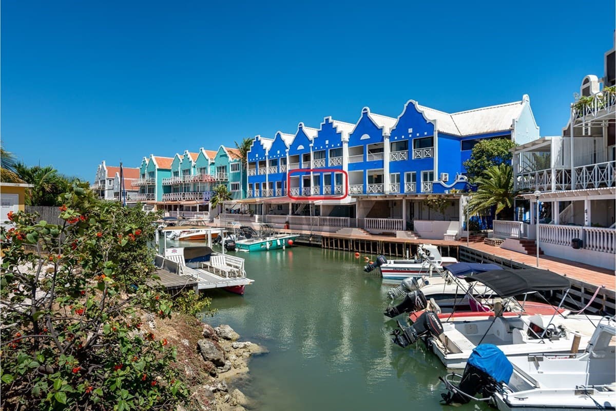 Caribbean Court B217 - Waterfront 2BR Condo, Kralendijk