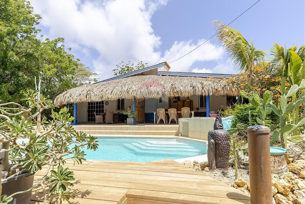 Spacious Two-Unit Property with Pool