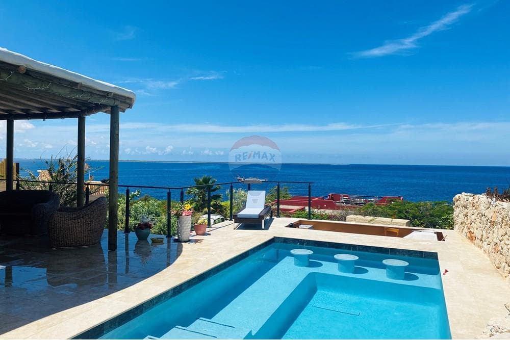 Newly Built Villa with Unobstructed Ocean Views