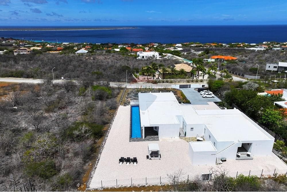 Spacious Villa with Unobstructed Views