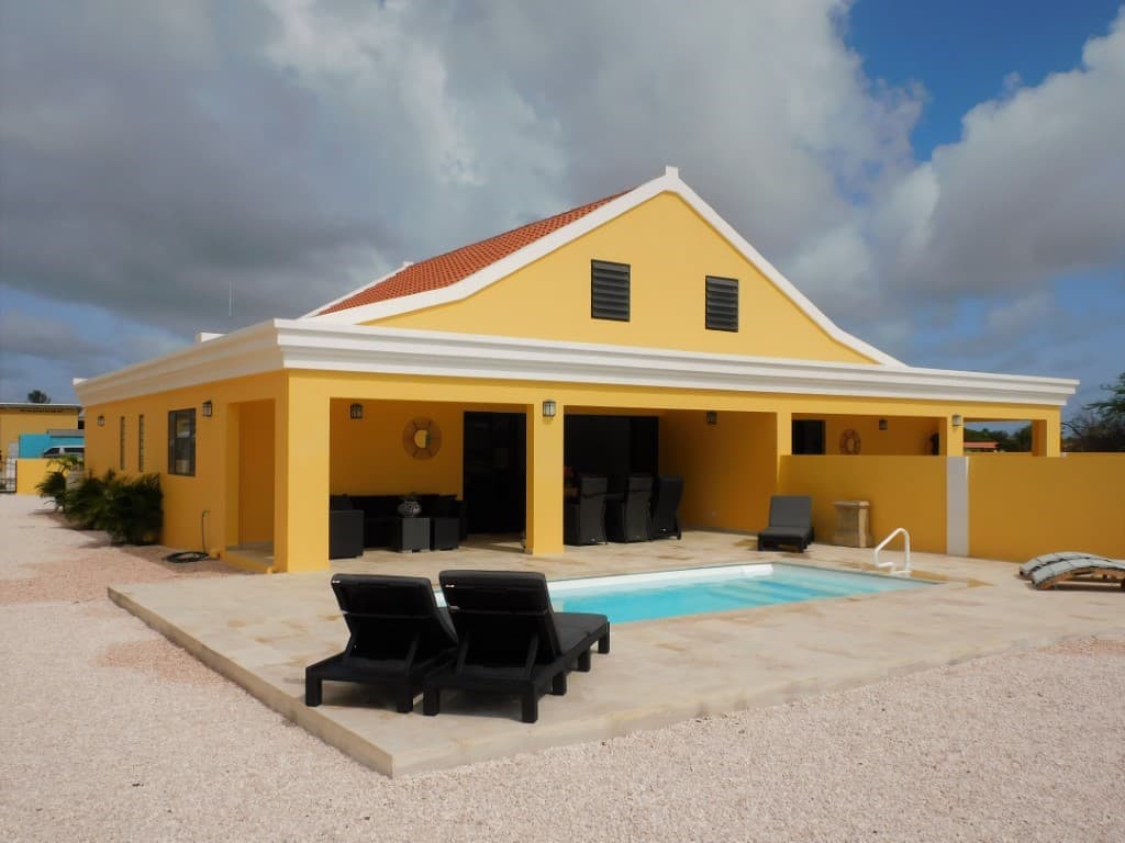 Kaya Gavilan 1B - Spacious Semi-Detached Home with Pool in Nikiboko