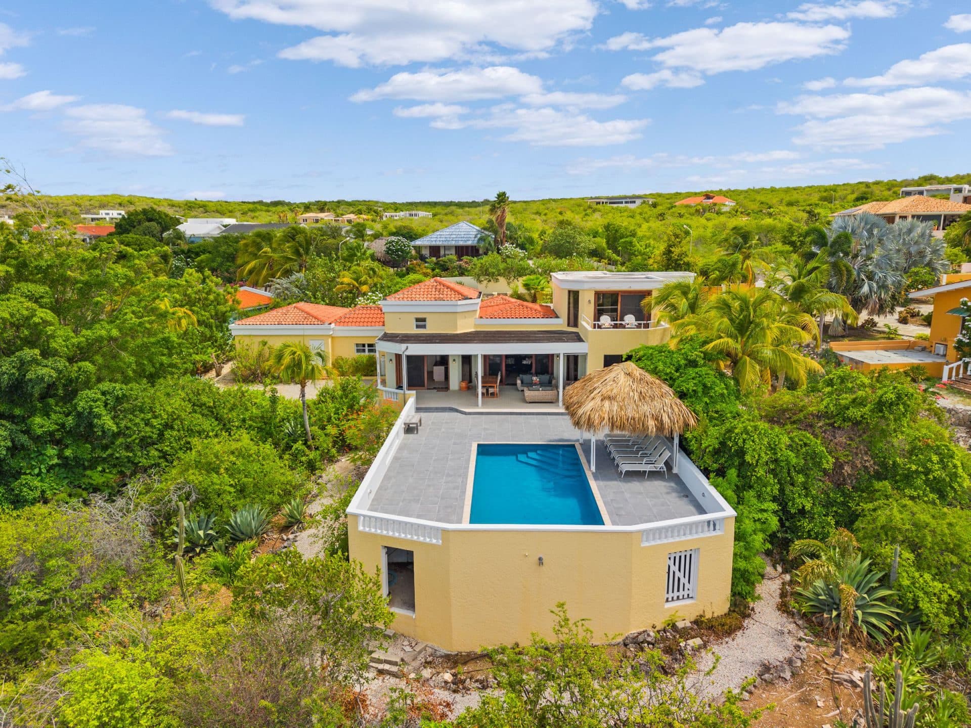 Crown Terrace 113 - Furnished Sabadeco Villa with Pool & Sea View