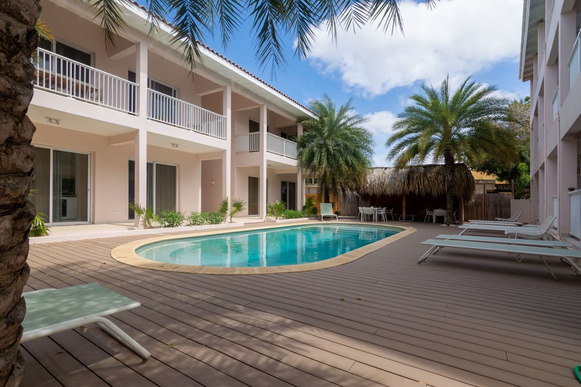 Kaya Niagara - Modern 2BR Condo in Kralendijk with Pool