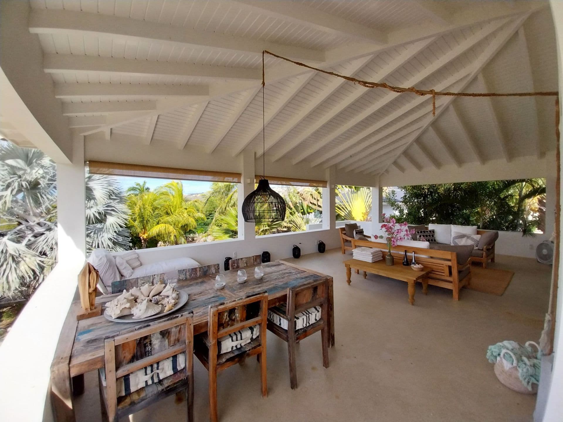 Bona Bista A44 - Modern 3BR Home with Shared Pool