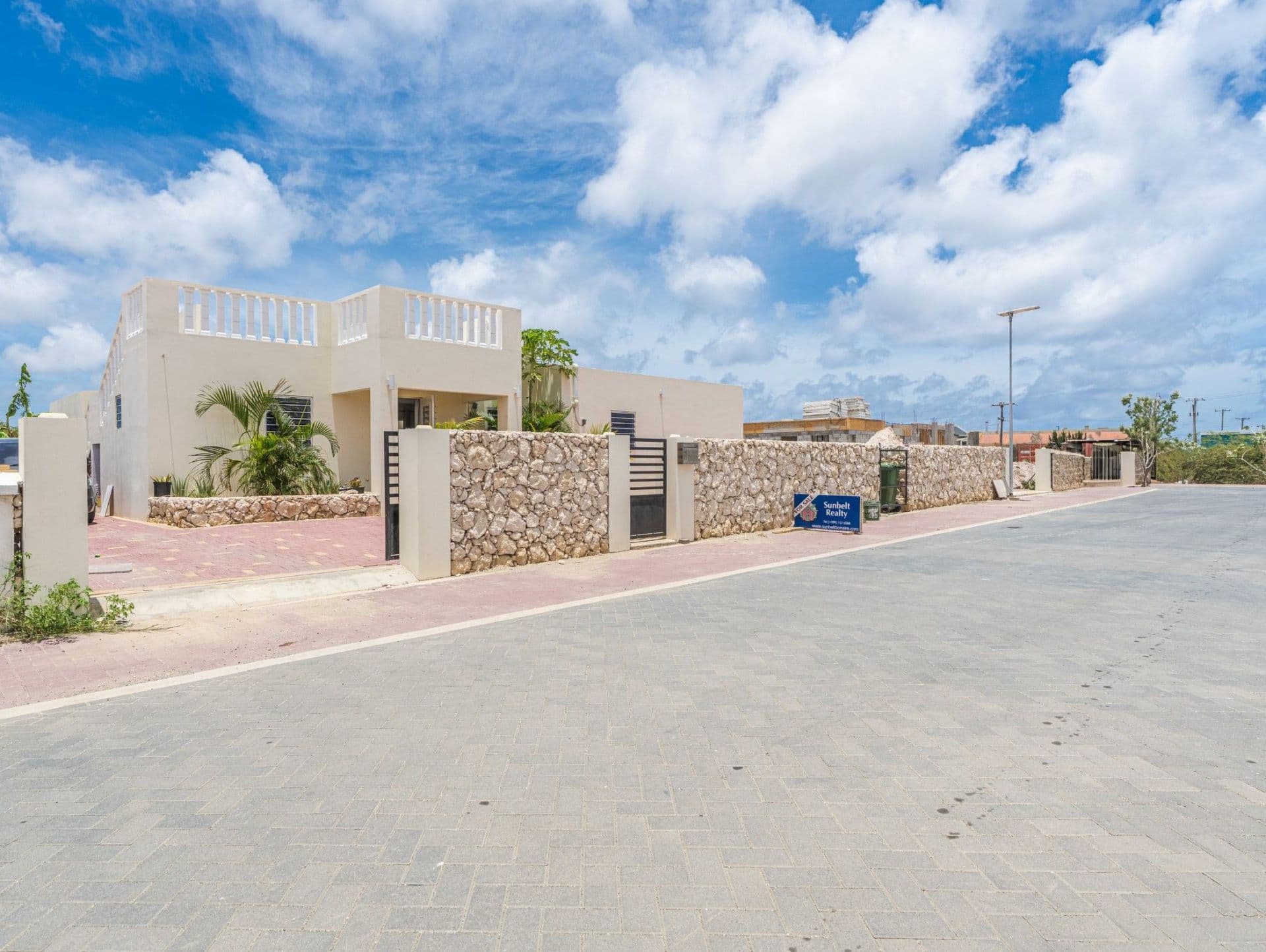 Kaya Ammerzoden 10 - 5BR Family Home with Pool & Sea Views