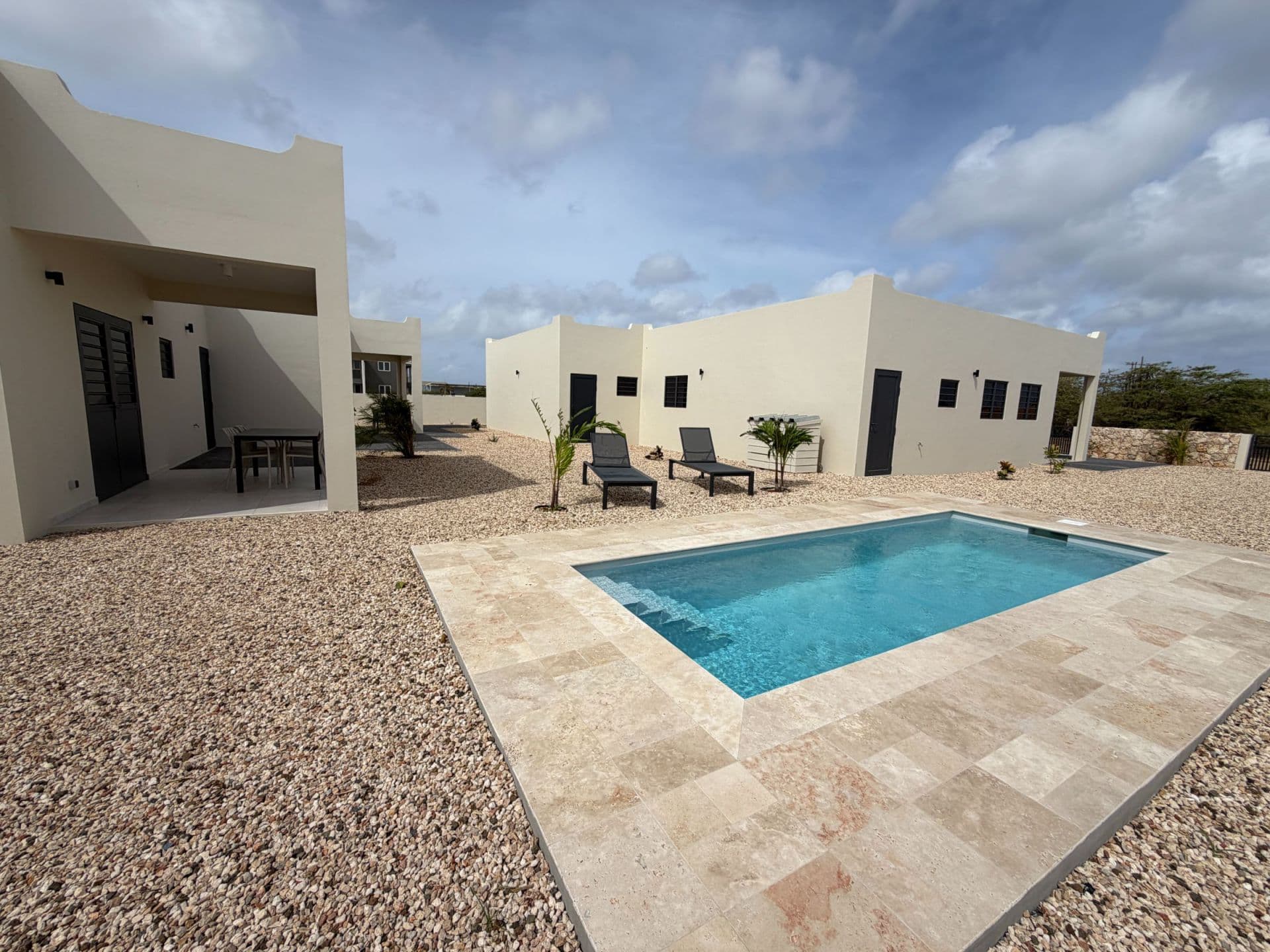 Kaya Priscilla 4 - Modern 2BR Apartment in Antriol w/ Pool