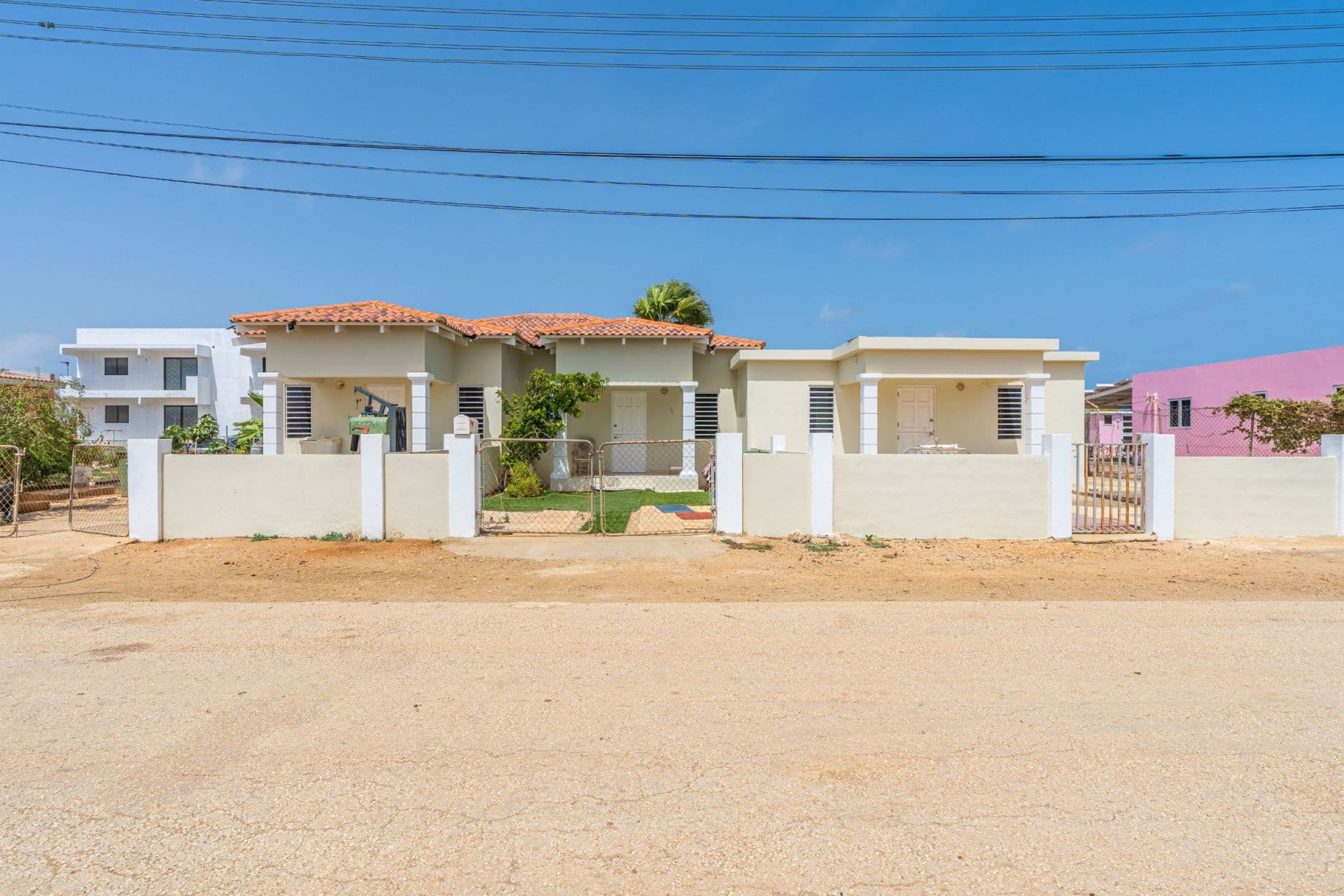 Kaya Triton 28ABC - 3-Unit Appartementencomplex Nikiboko
